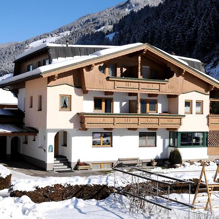 Ferienwohnungen Rahm Mayrhofen Habitación foto