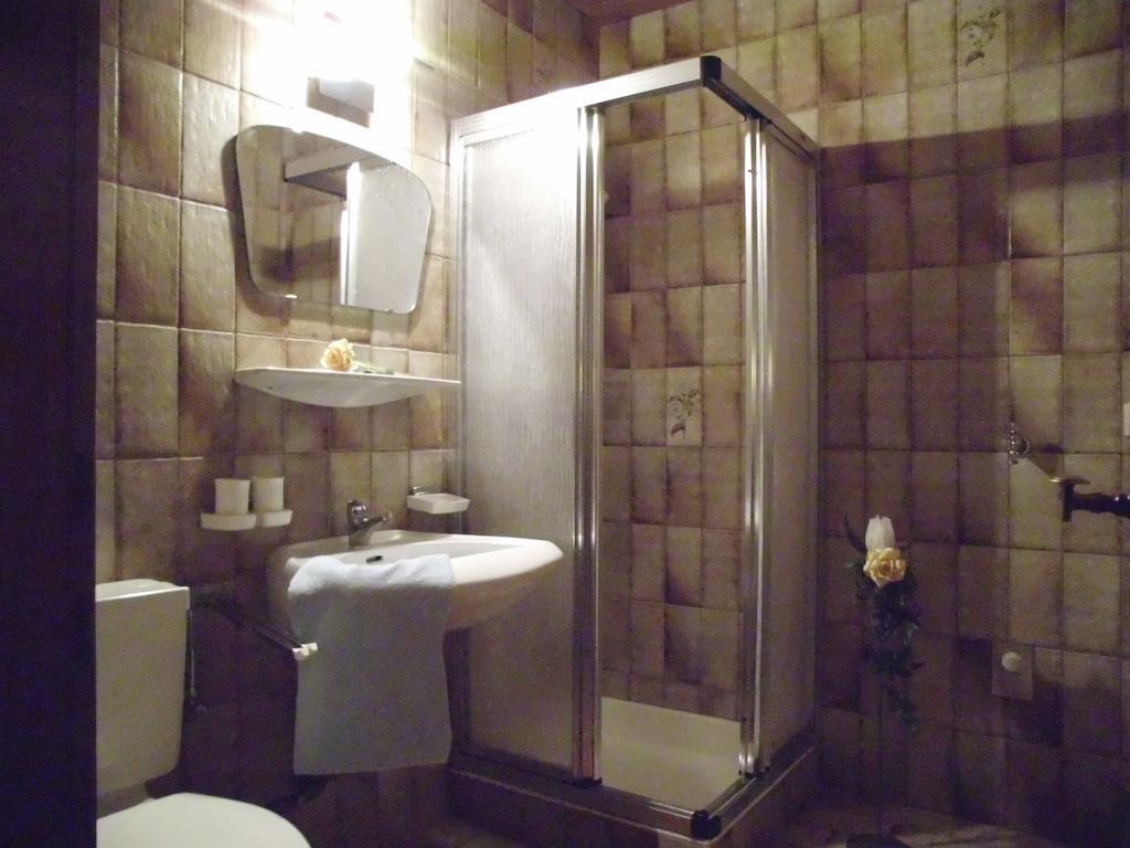 Ferienwohnungen Rahm Mayrhofen Habitación foto