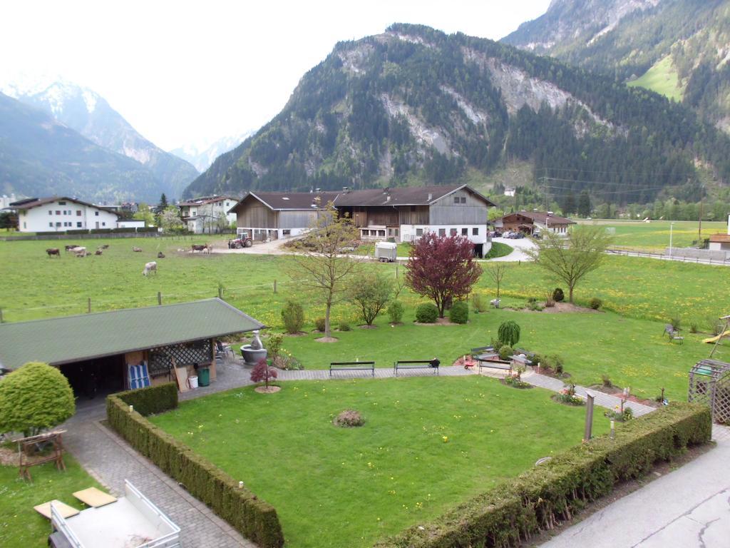 Ferienwohnungen Rahm Mayrhofen Habitación foto