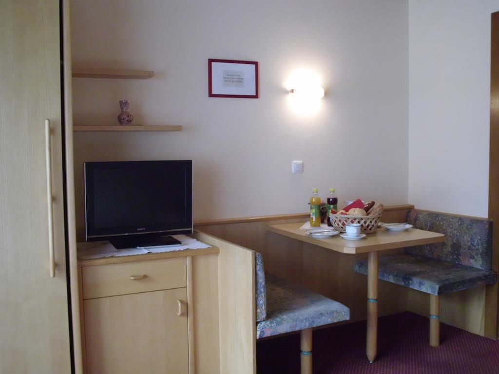 Ferienwohnungen Rahm Mayrhofen Habitación foto
